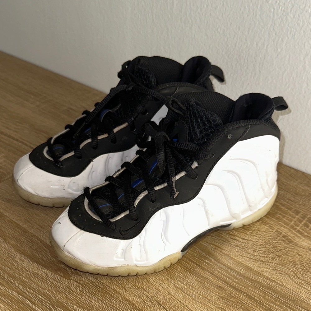 Nike Kids Black and White Sneakers